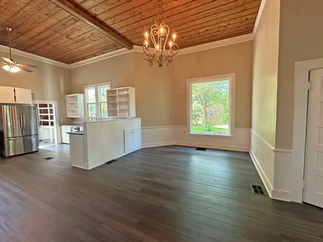 101 Baker Street Naples, TX 75568