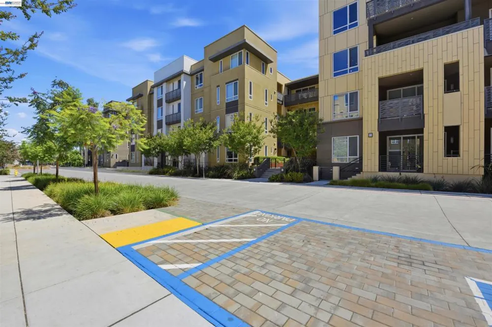 2339 Kinetic Cmn #312 Fremont, CA 94539