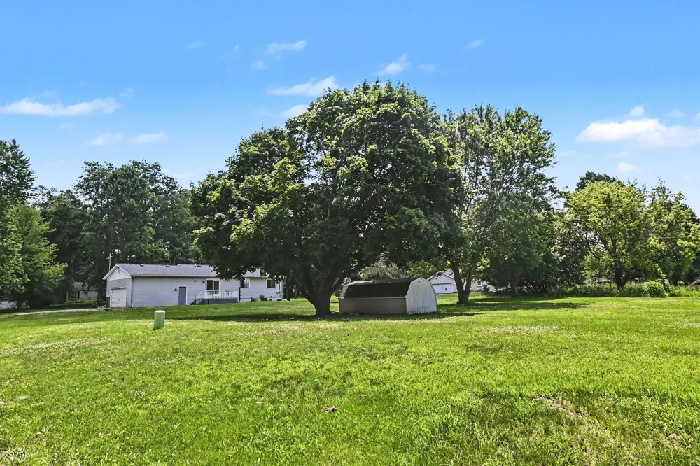 8116 Hyde Road Clarklake, MI 49234