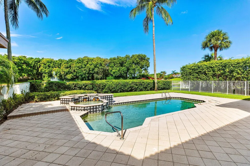 17571 Bocaire Way Boca Raton, FL 33487