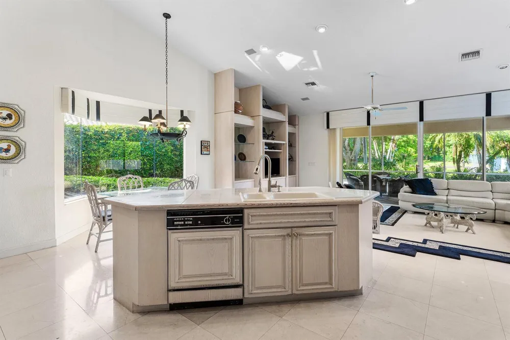 17571 Bocaire Way Boca Raton, FL 33487
