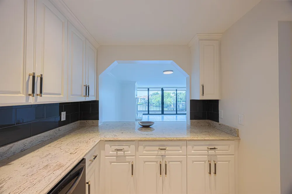 801 Palm Trail #9 Delray Beach, FL 33483