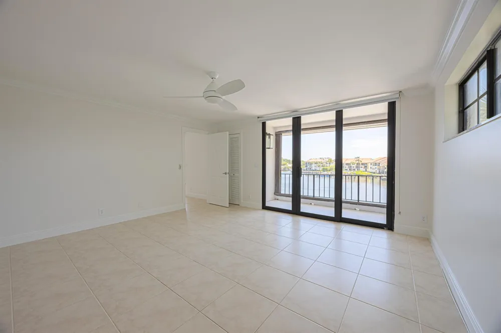 801 Palm Trail #9 Delray Beach, FL 33483
