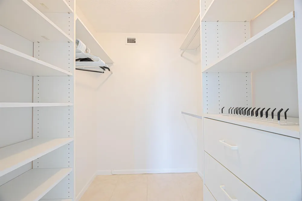 801 Palm Trail #9 Delray Beach, FL 33483