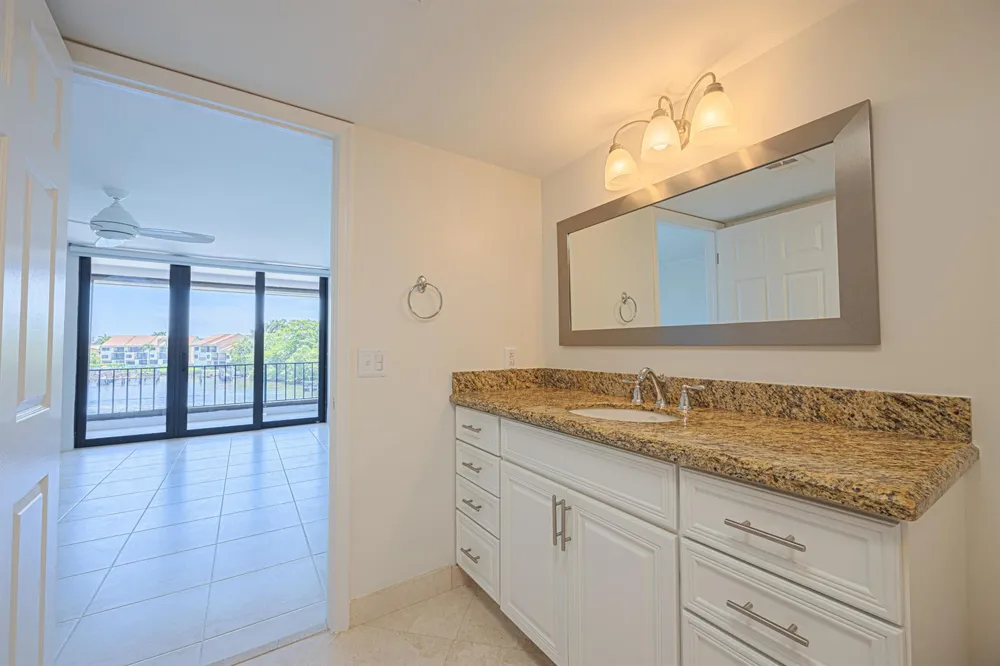 801 Palm Trail #9 Delray Beach, FL 33483
