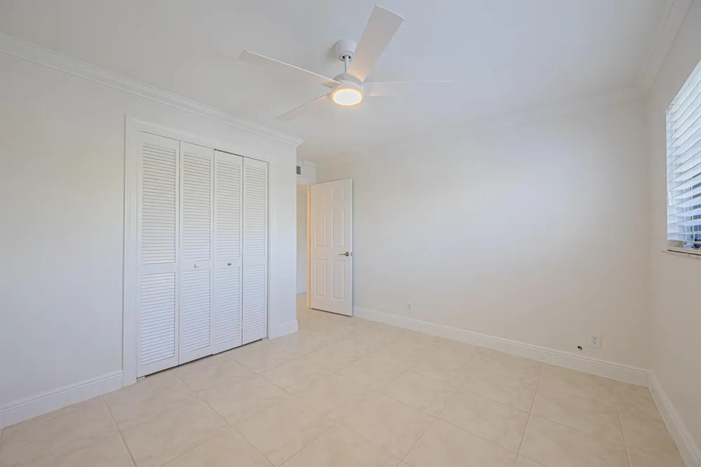 801 Palm Trail #9 Delray Beach, FL 33483
