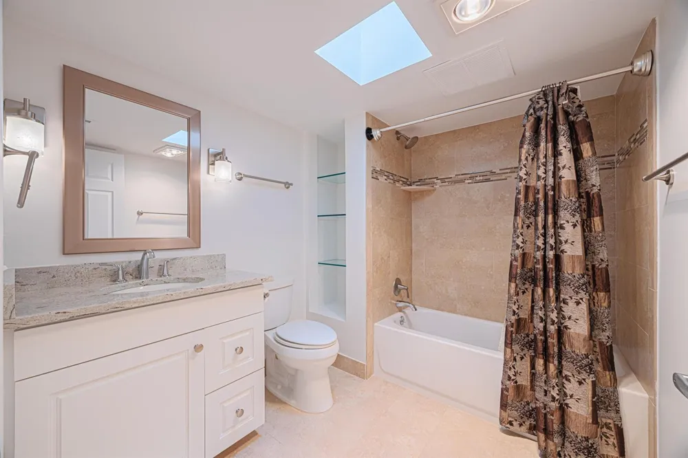 801 Palm Trail #9 Delray Beach, FL 33483