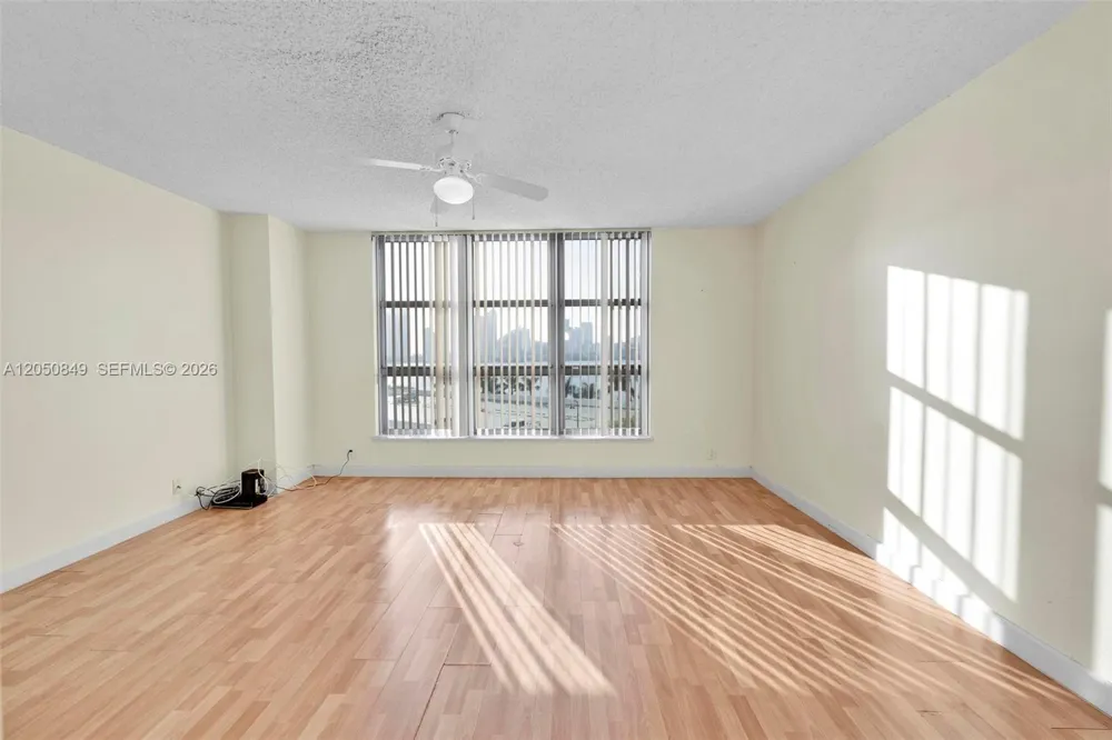 3530 Mystic Pointe Dr #710 Aventura, FL 33180
