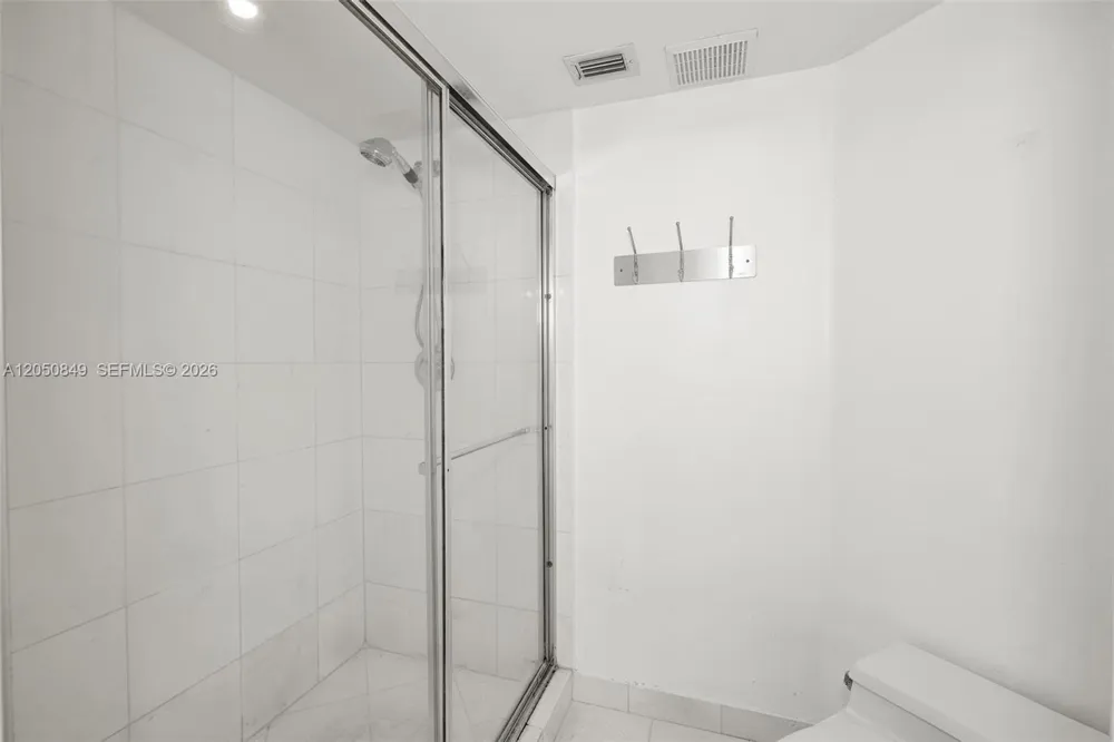 3530 Mystic Pointe Dr #710 Aventura, FL 33180