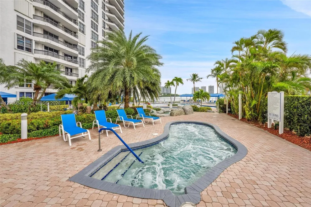 3530 Mystic Pointe Dr #710 Aventura, FL 33180