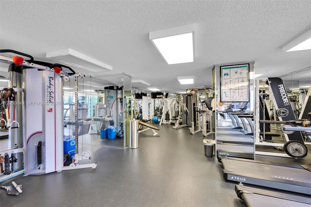 3530 Mystic Pointe Dr #710 Aventura, FL 33180