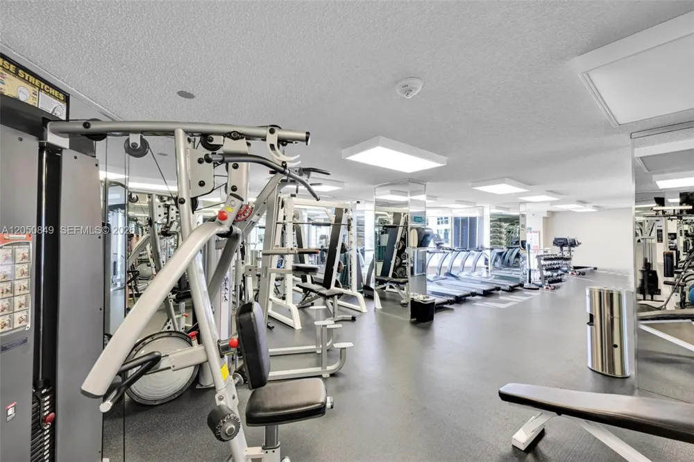 3530 Mystic Pointe Dr #710 Aventura, FL 33180