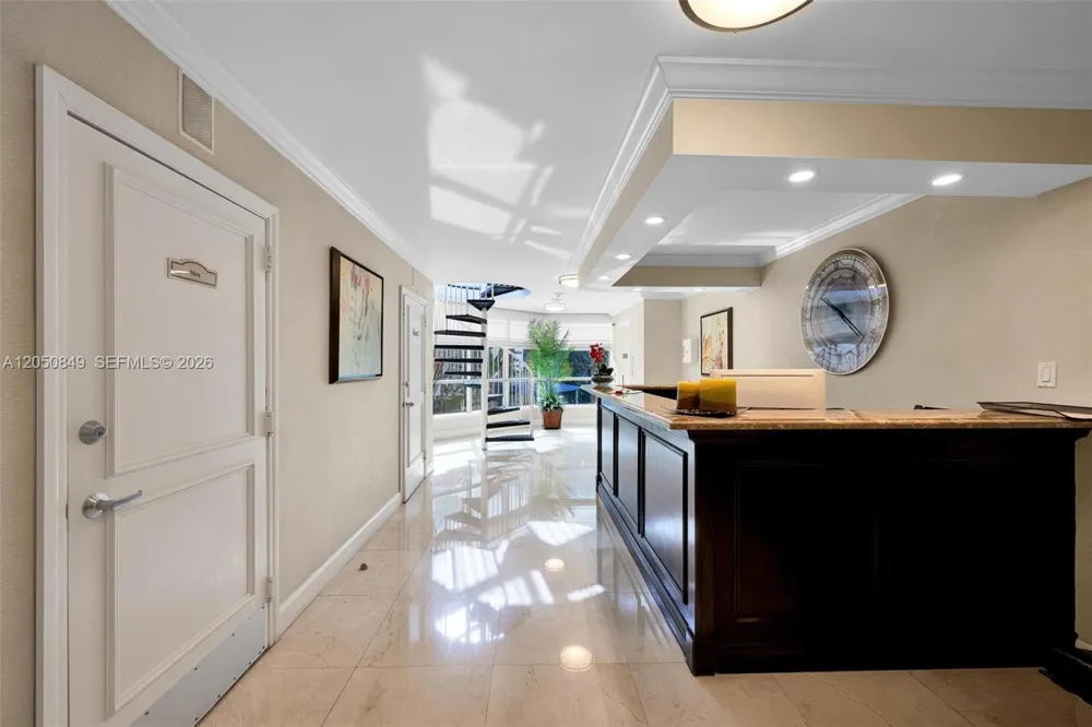 3530 Mystic Pointe Dr #710 Aventura, FL 33180
