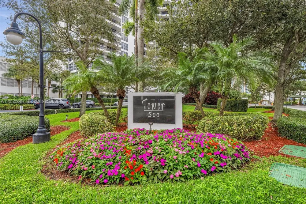 3530 Mystic Pointe Dr #710 Aventura, FL 33180