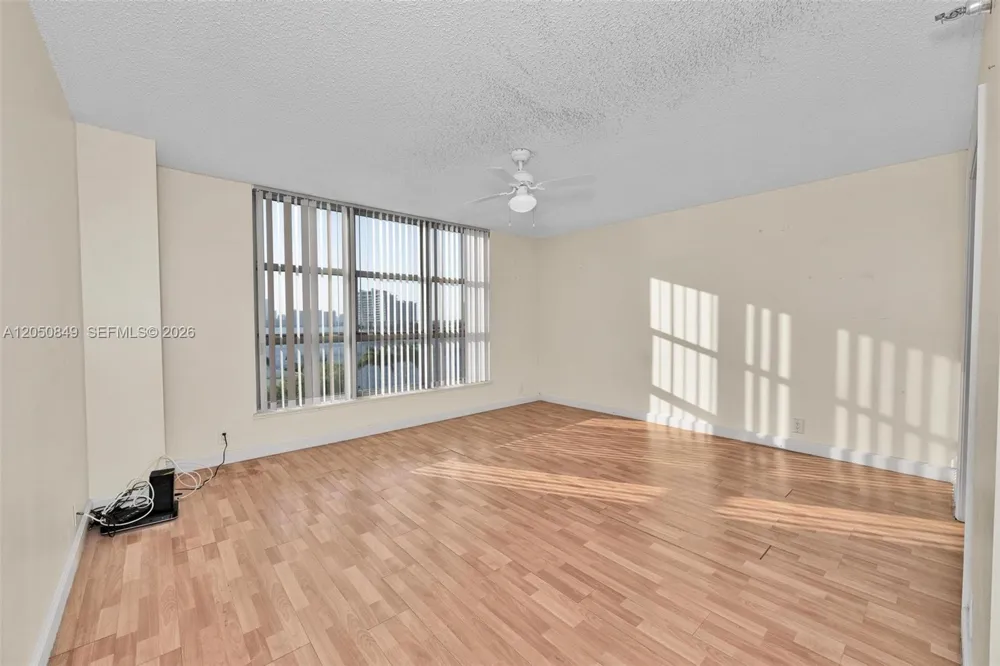 3530 Mystic Pointe Dr #710 Aventura, FL 33180