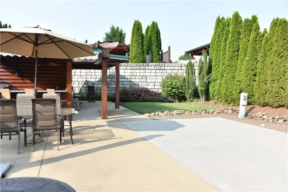 2524 Edmonds Road #62 Galax, VA 24333