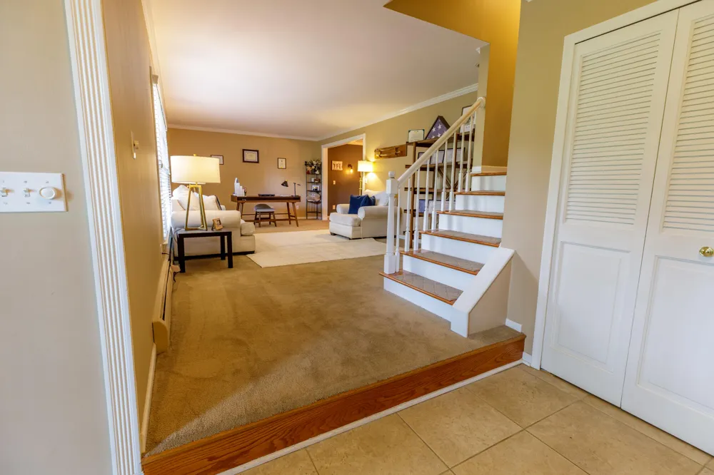 37243 Maple Leaf Court Clinton, MI 48036