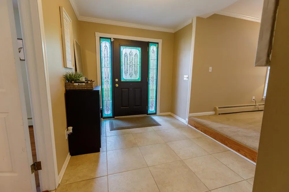 37243 Maple Leaf Court Clinton, MI 48036