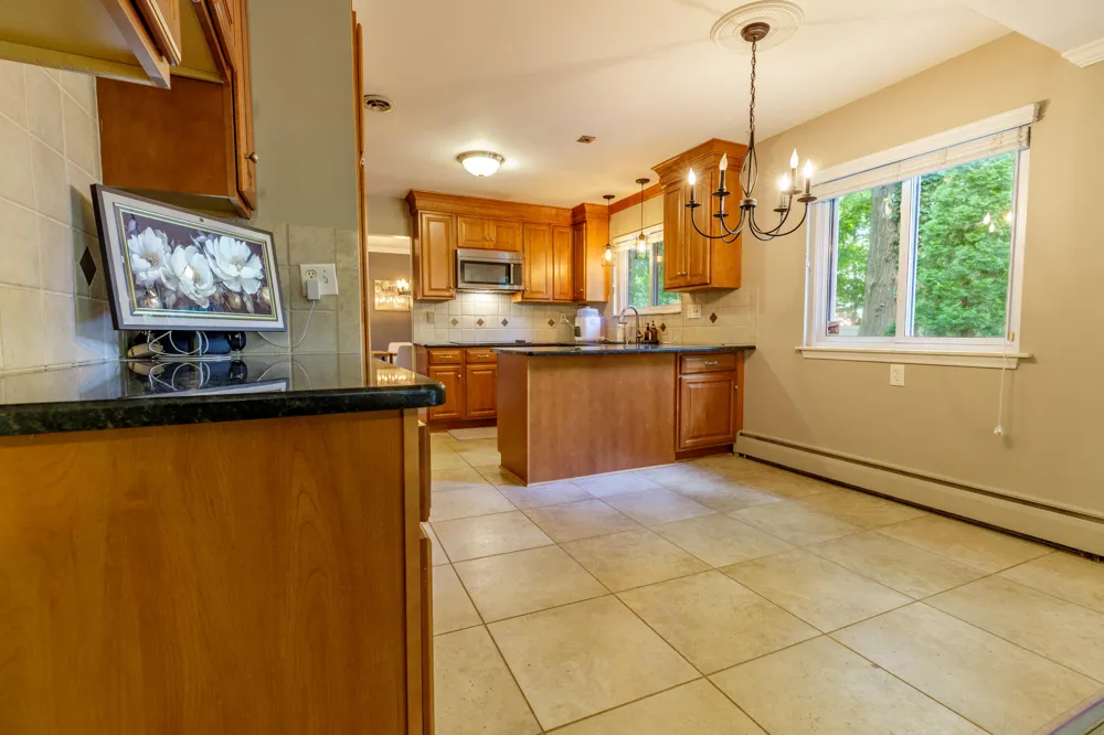 37243 Maple Leaf Court Clinton, MI 48036