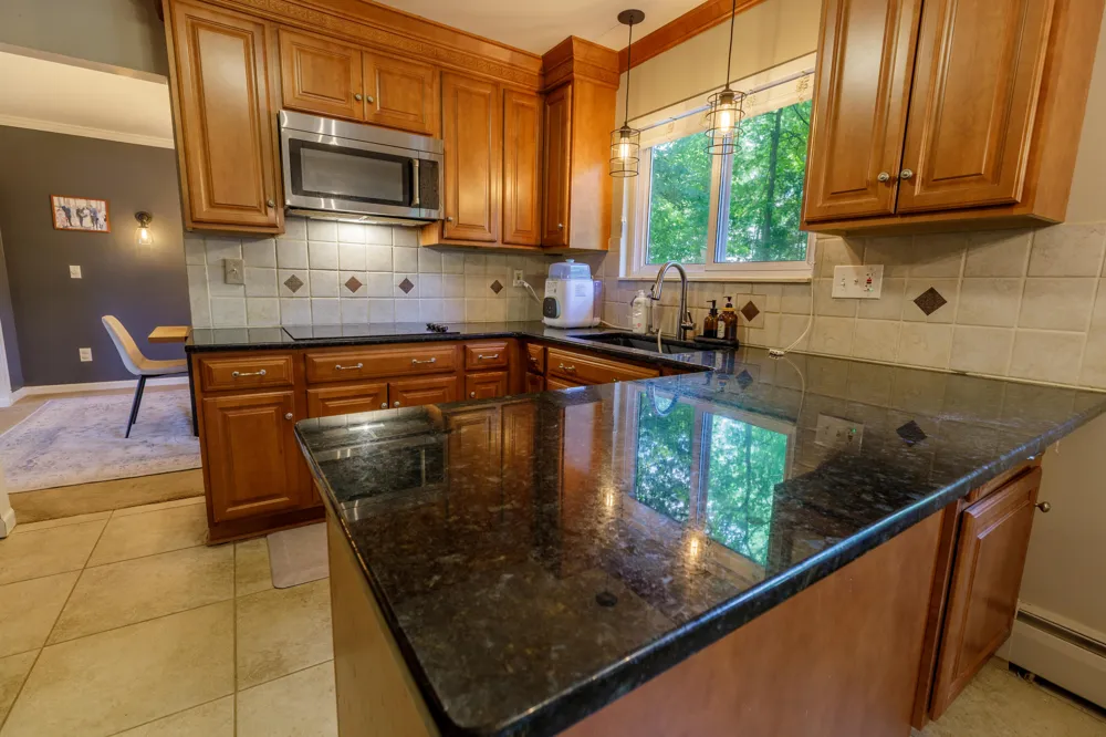 37243 Maple Leaf Court Clinton, MI 48036