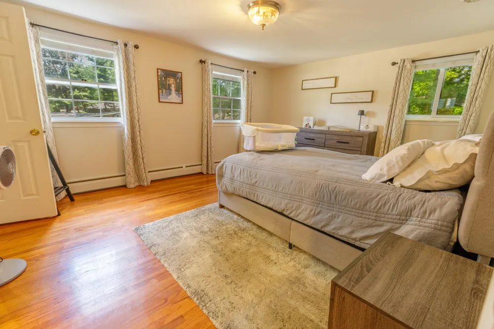 37243 Maple Leaf Court Clinton, MI 48036