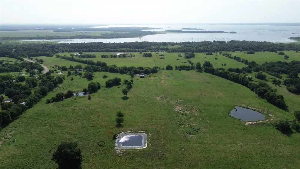 4757 Farm Road 1528 Klondike, TX 75448