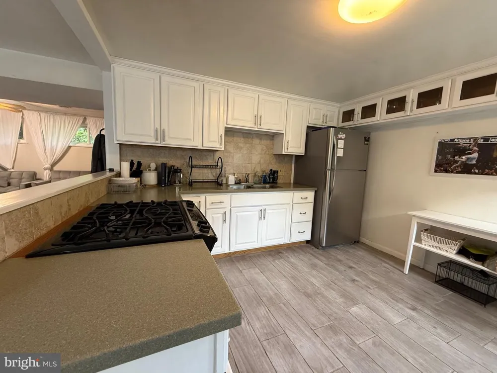 2042 FAIRWOOD LANE State College, PA 16803