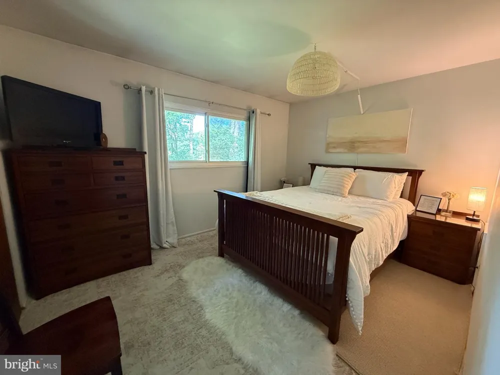 2042 FAIRWOOD LANE State College, PA 16803