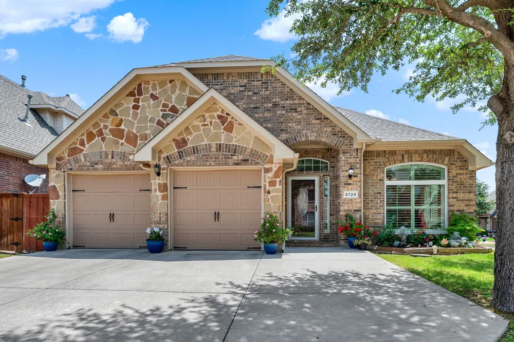 5729 New Castle Drive Richardson, TX 75082