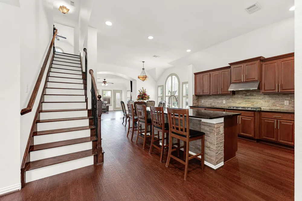 5729 New Castle Drive Richardson, TX 75082
