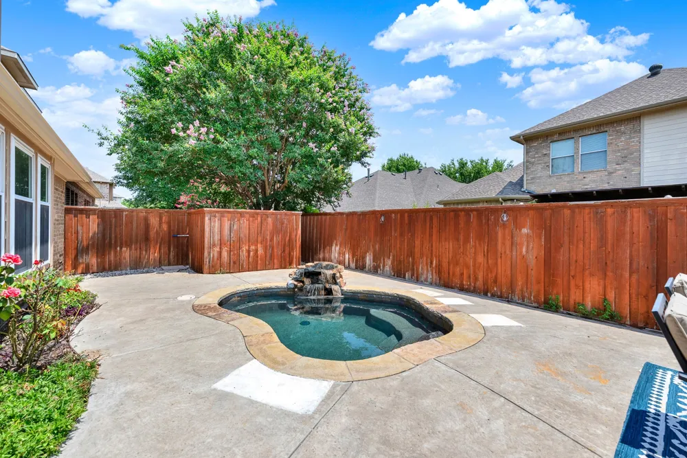 5729 New Castle Drive Richardson, TX 75082