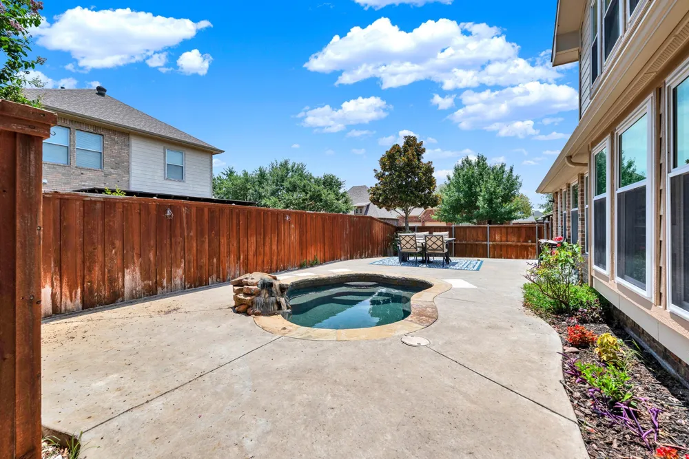 5729 New Castle Drive Richardson, TX 75082