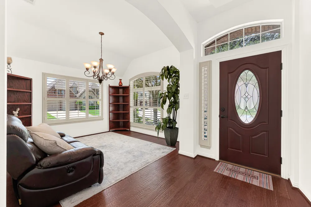 5729 New Castle Drive Richardson, TX 75082