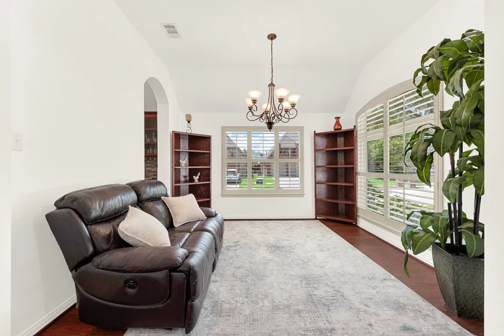 5729 New Castle Drive Richardson, TX 75082