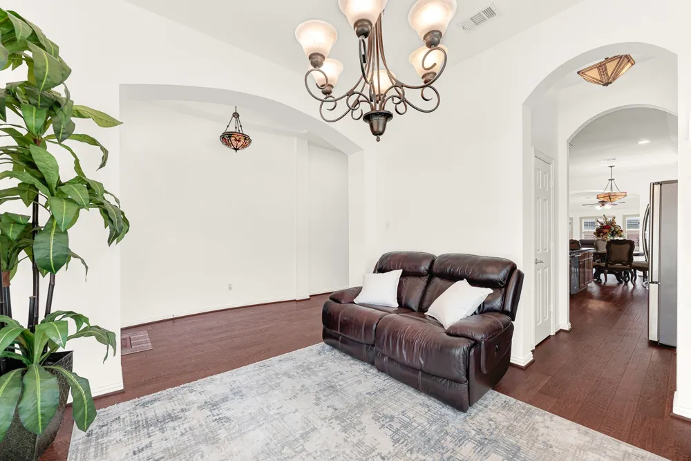 5729 New Castle Drive Richardson, TX 75082