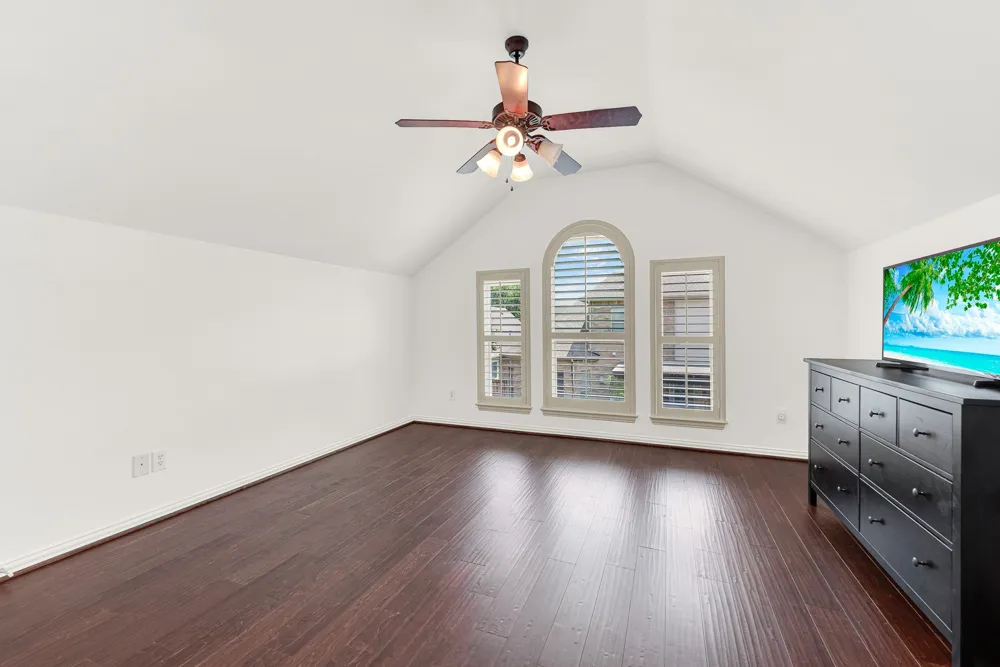 5729 New Castle Drive Richardson, TX 75082