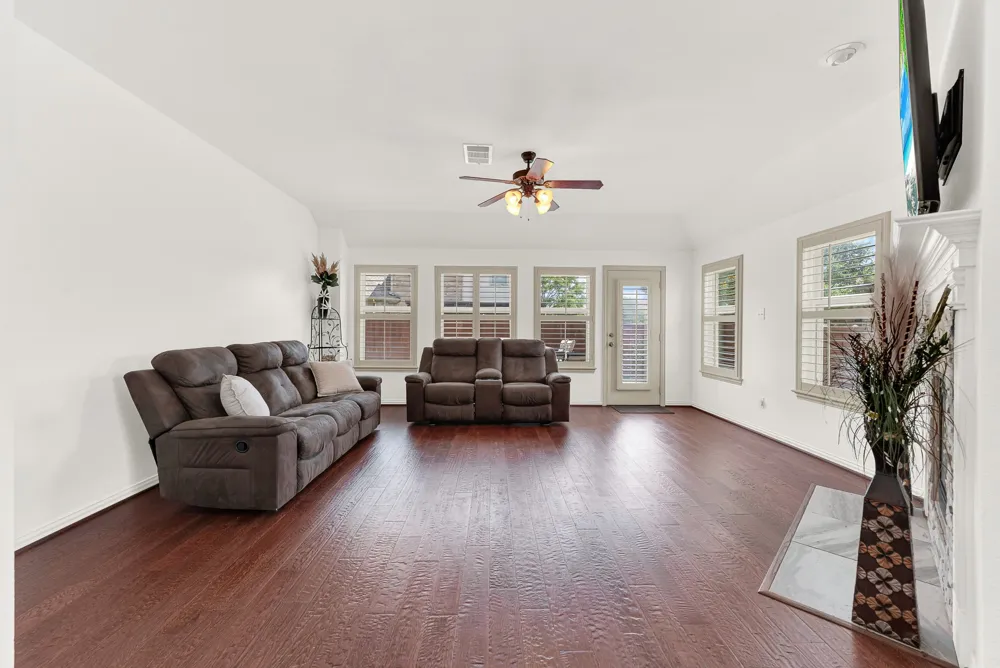 5729 New Castle Drive Richardson, TX 75082