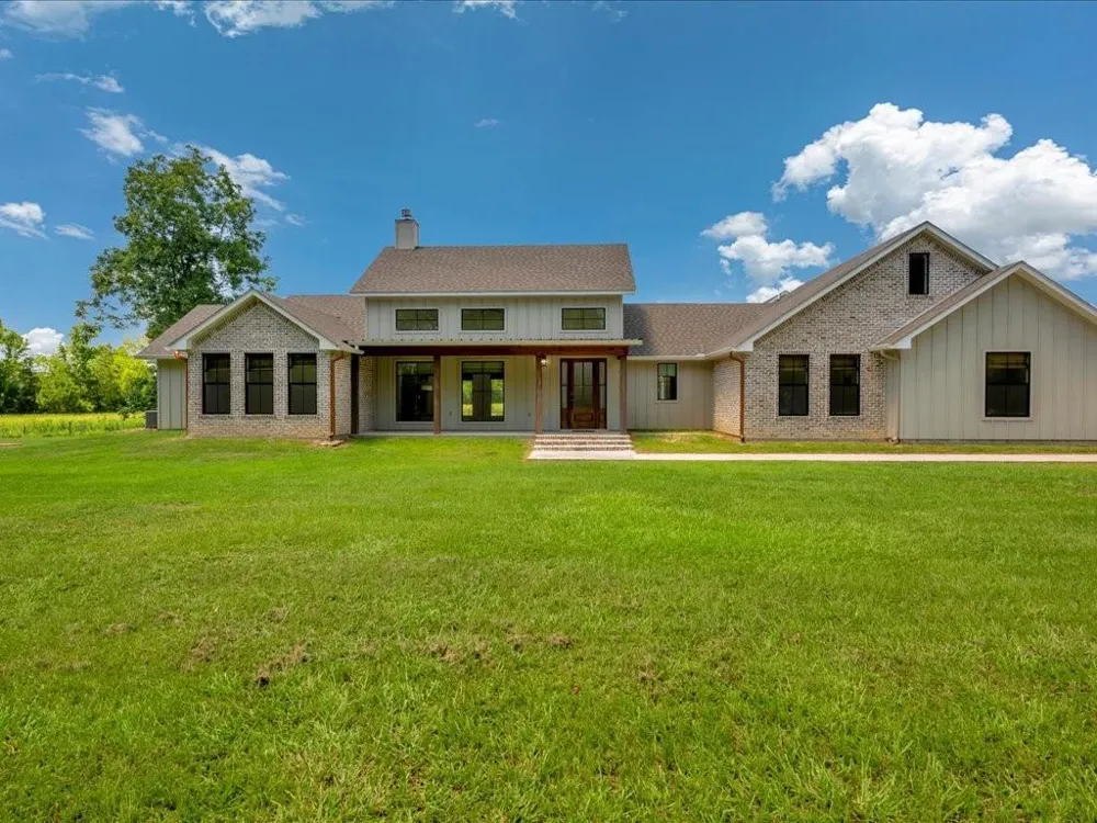 176 Royce Oliver Road Lufkin, TX 75904