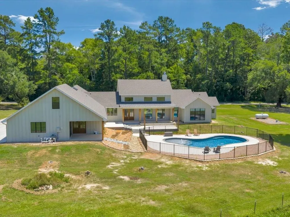 176 Royce Oliver Road Lufkin, TX 75904