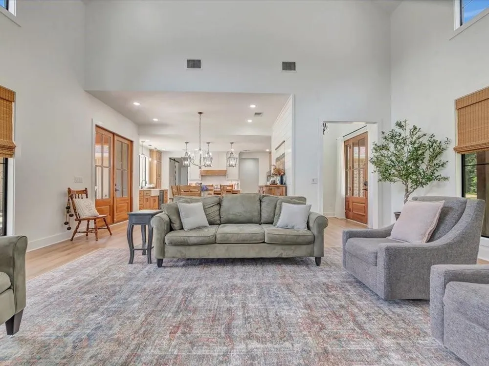 176 Royce Oliver Road Lufkin, TX 75904
