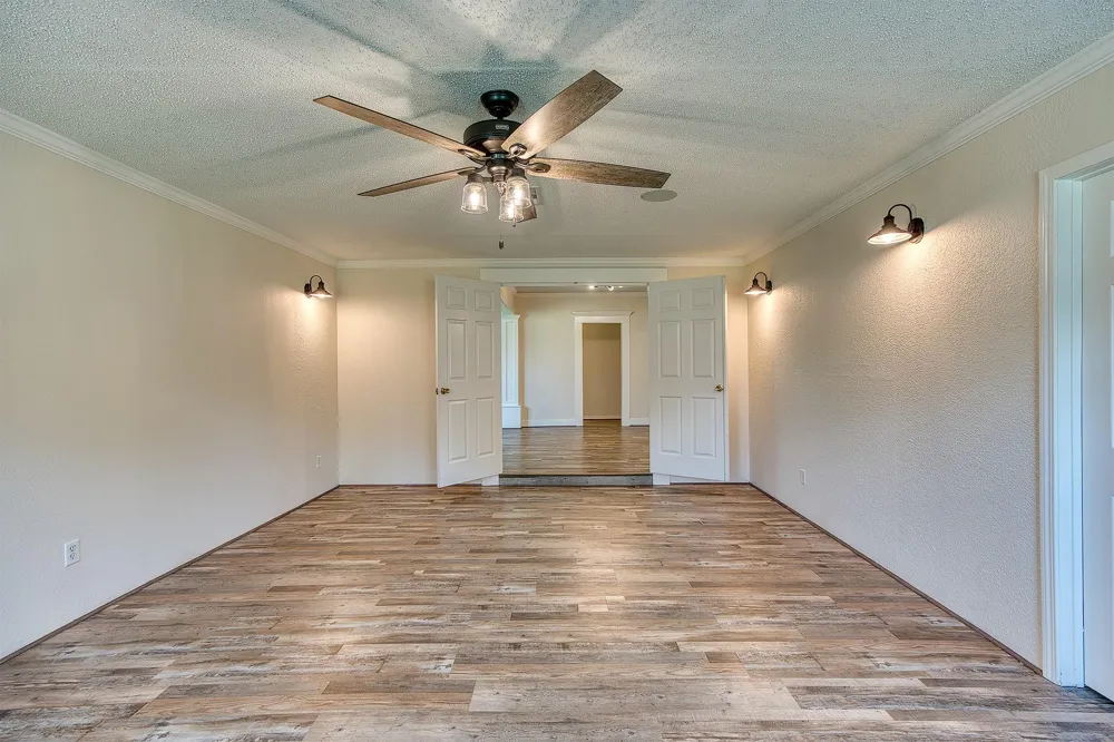 7804 Fm 834 E Hull, TX 77564