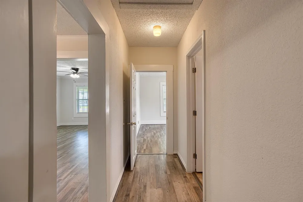 7804 Fm 834 E Hull, TX 77564