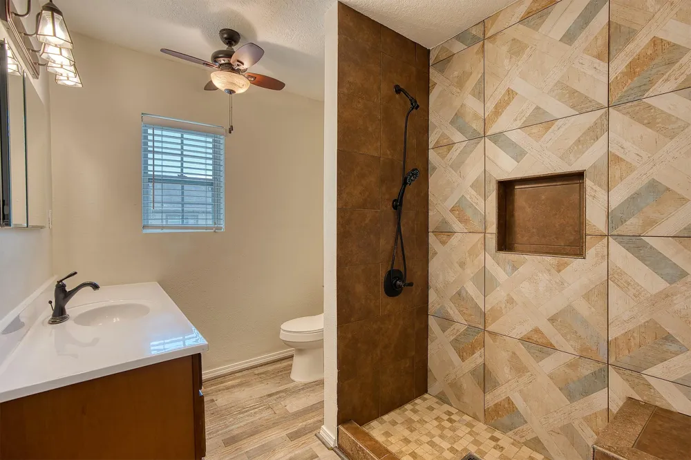 7804 Fm 834 E Hull, TX 77564