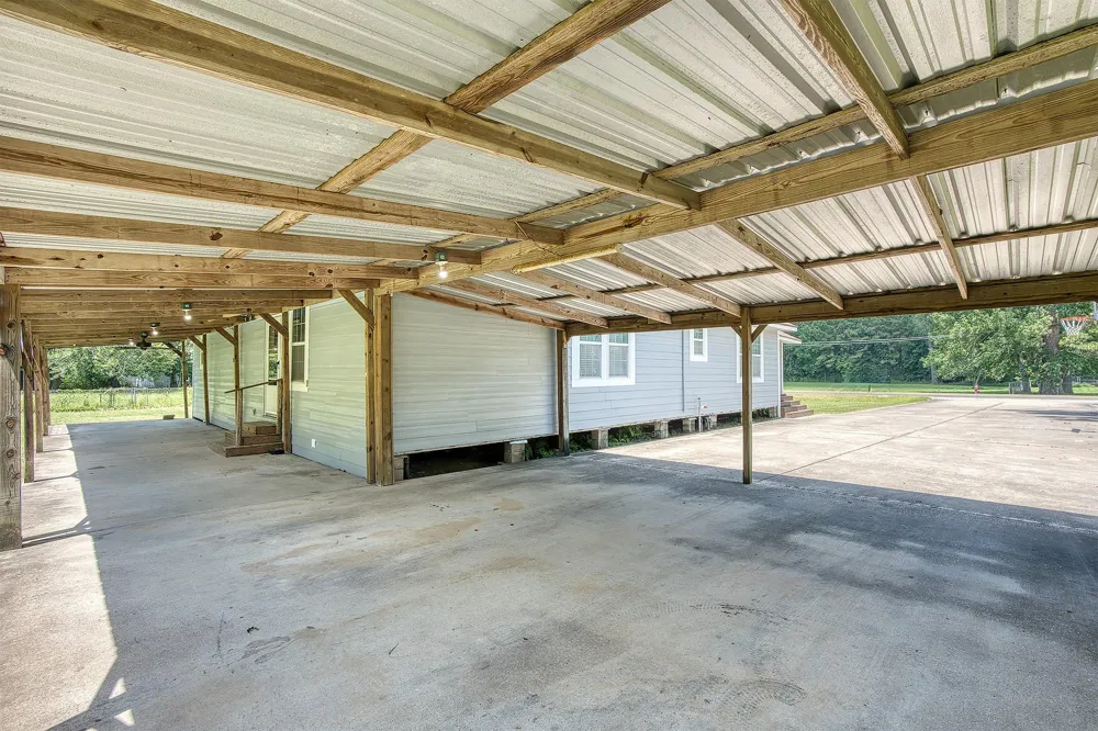 7804 Fm 834 E Hull, TX 77564