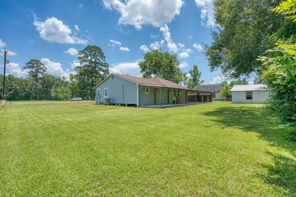 7804 Fm 834 E Hull, TX 77564