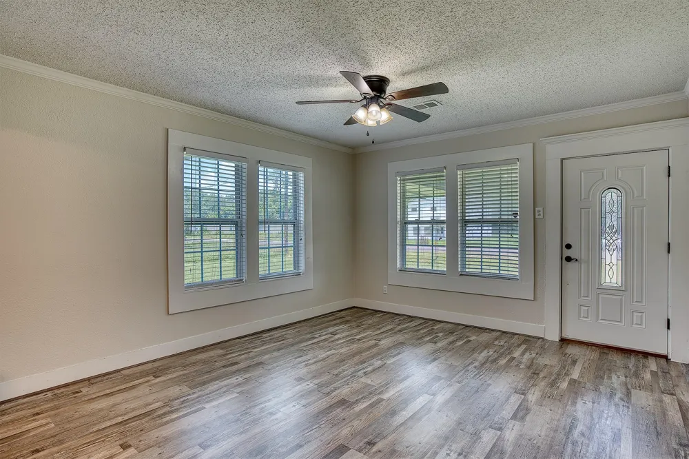 7804 Fm 834 E Hull, TX 77564