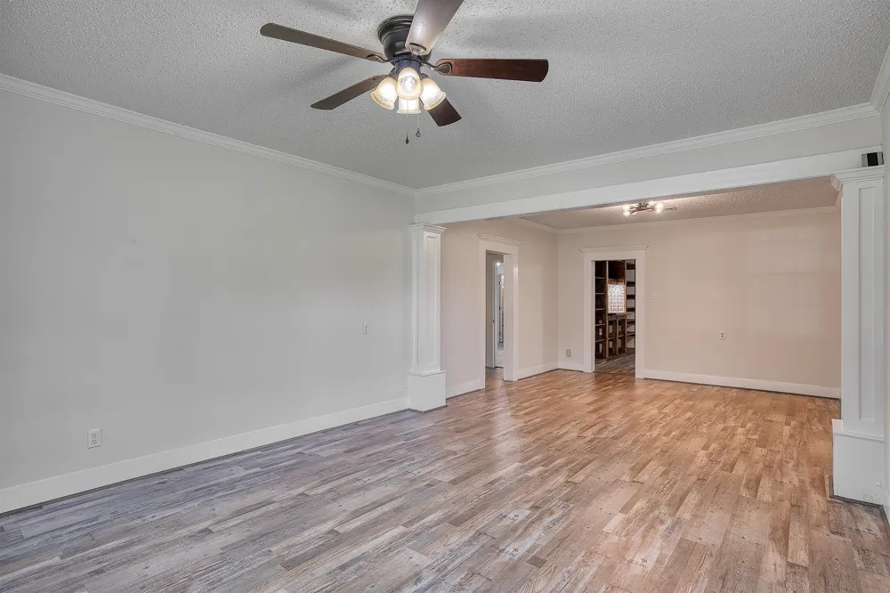 7804 Fm 834 E Hull, TX 77564