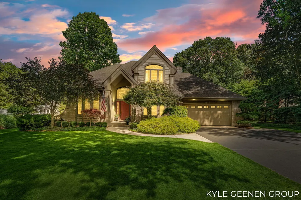 3970 Lake Point Drive Norton Shores, MI 49441