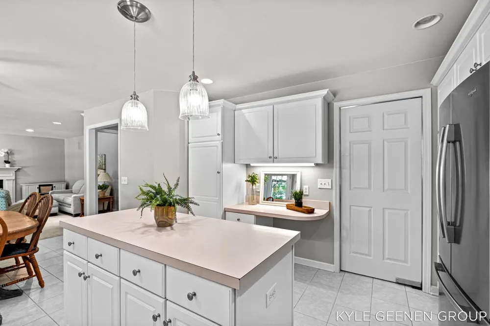 3970 Lake Point Drive Norton Shores, MI 49441