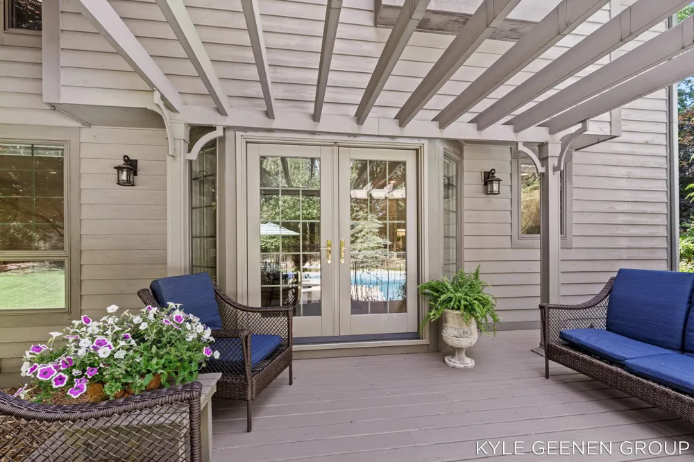3970 Lake Point Drive Norton Shores, MI 49441